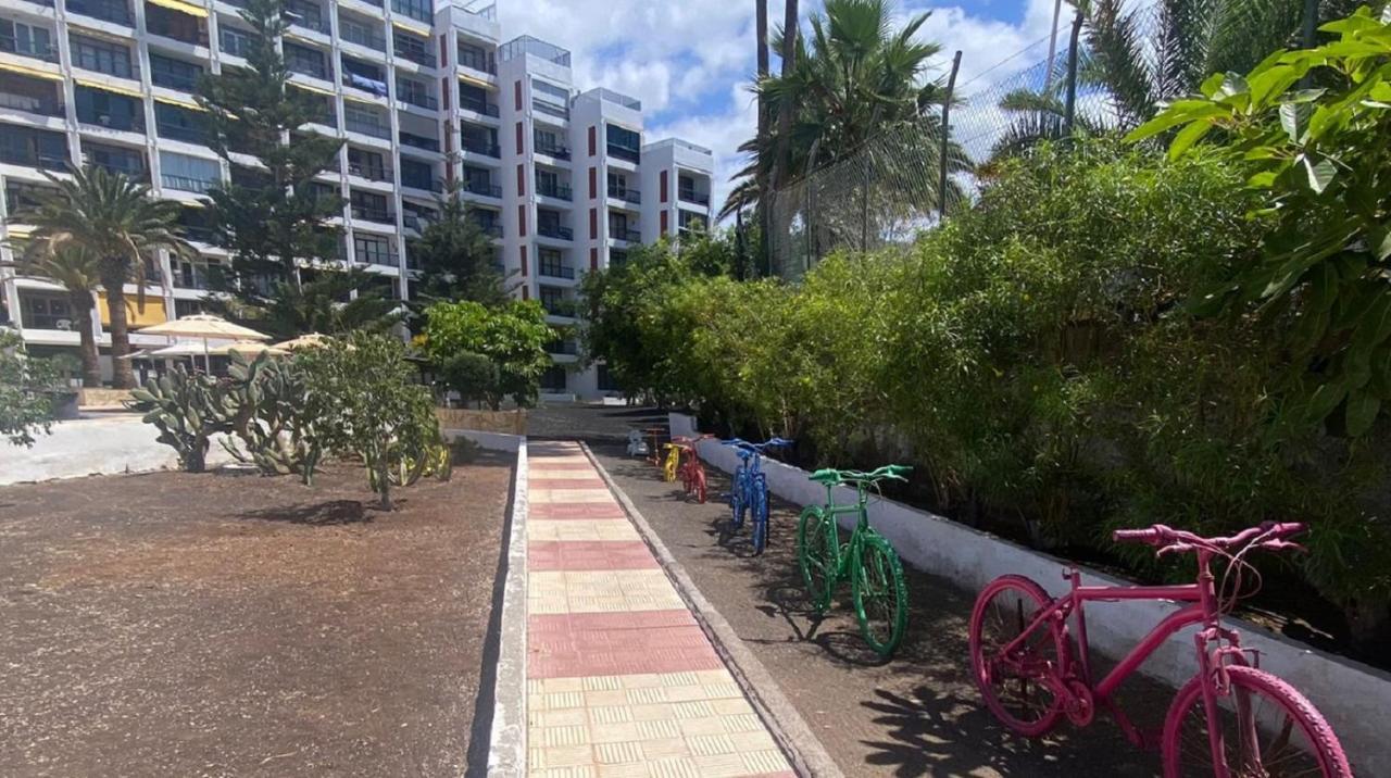 Beach And Pool In Playa De Las Americas Apartamento Exterior foto